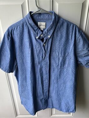 American Eagle Outfitters Indigo Blue Short-Sleeve Button-Down Shirt